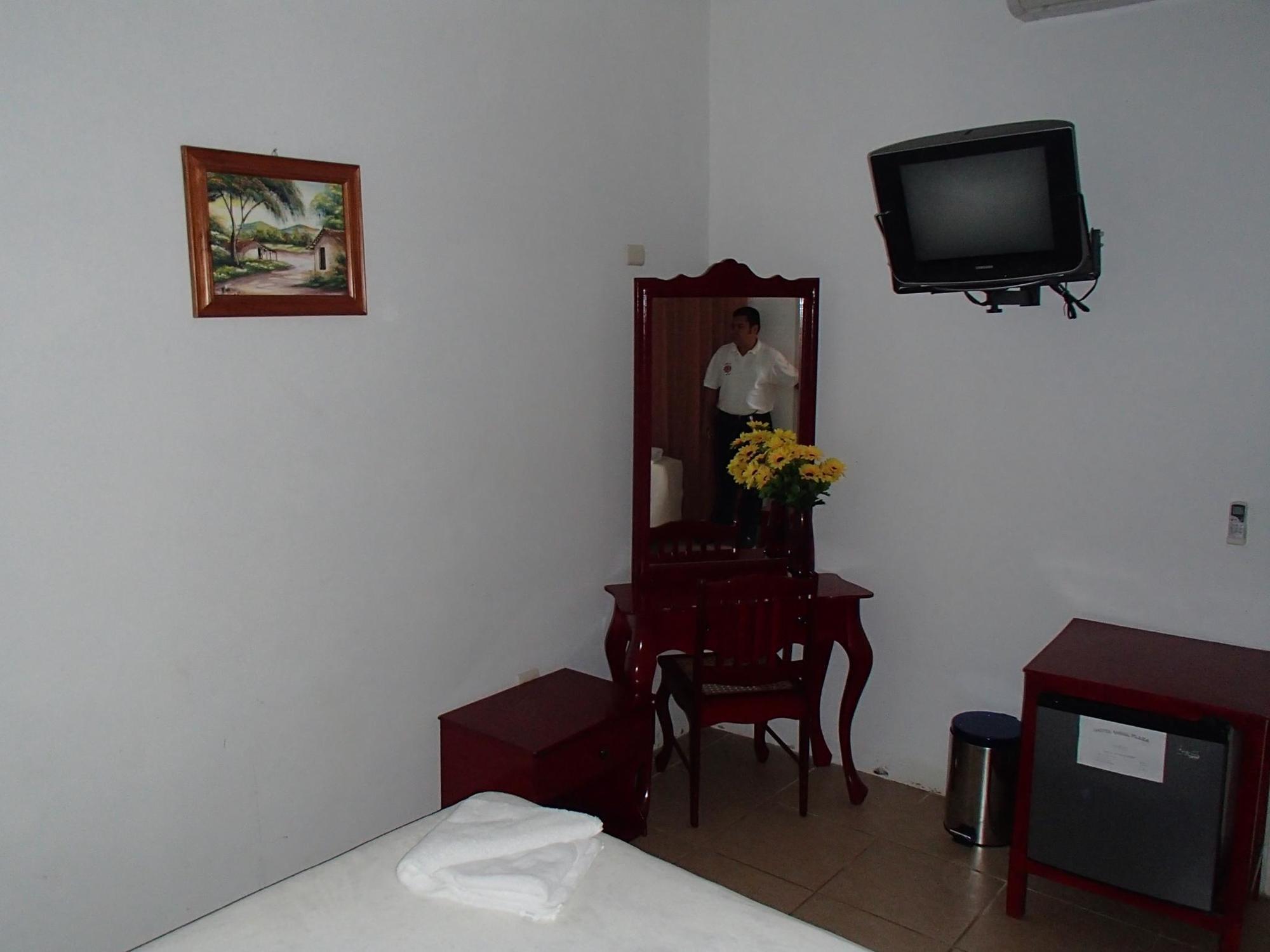 Hotel Brial Plaza Managua Buitenkant foto